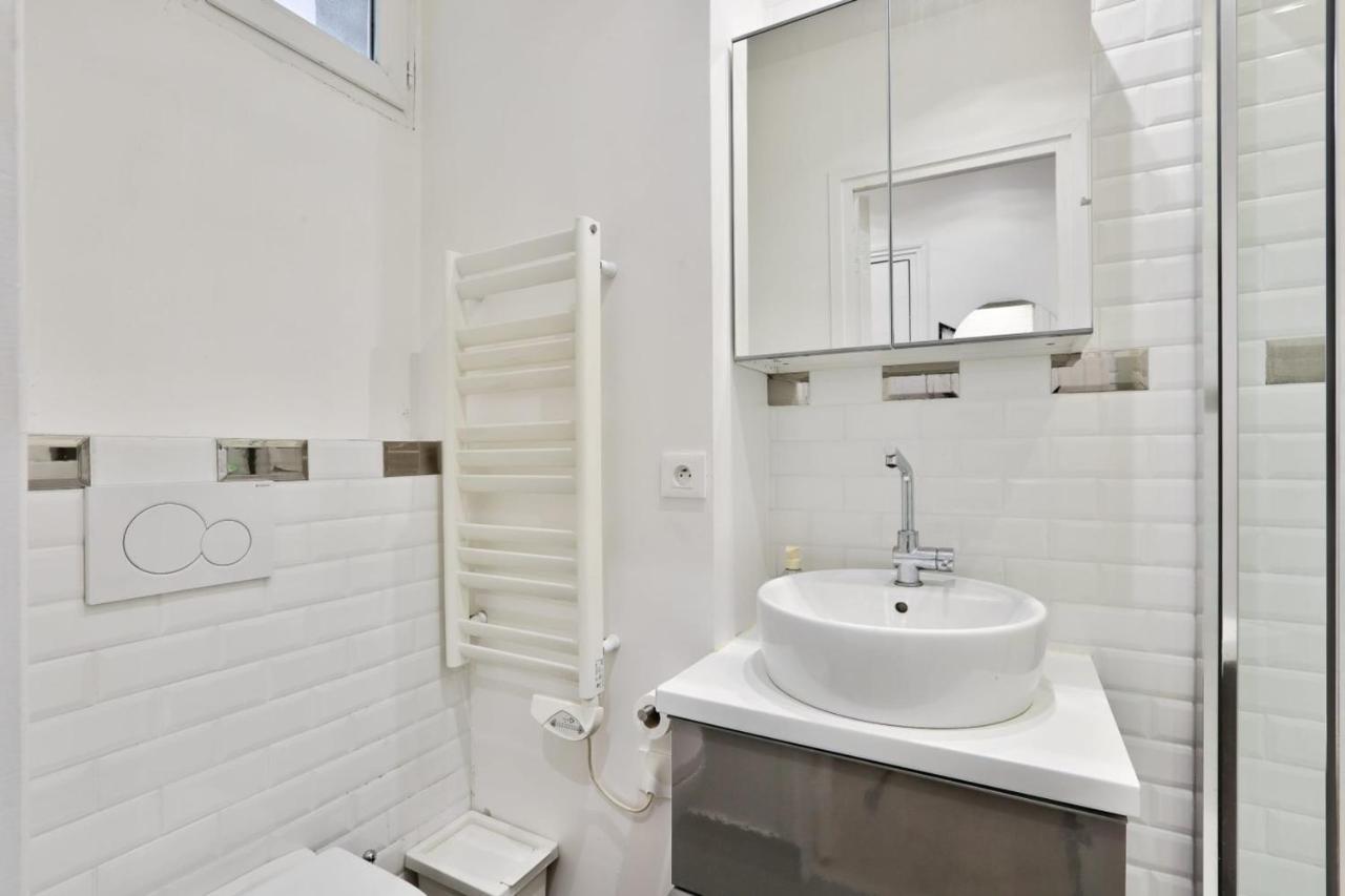 Nice For 3 - Montmartre 18e Apartment